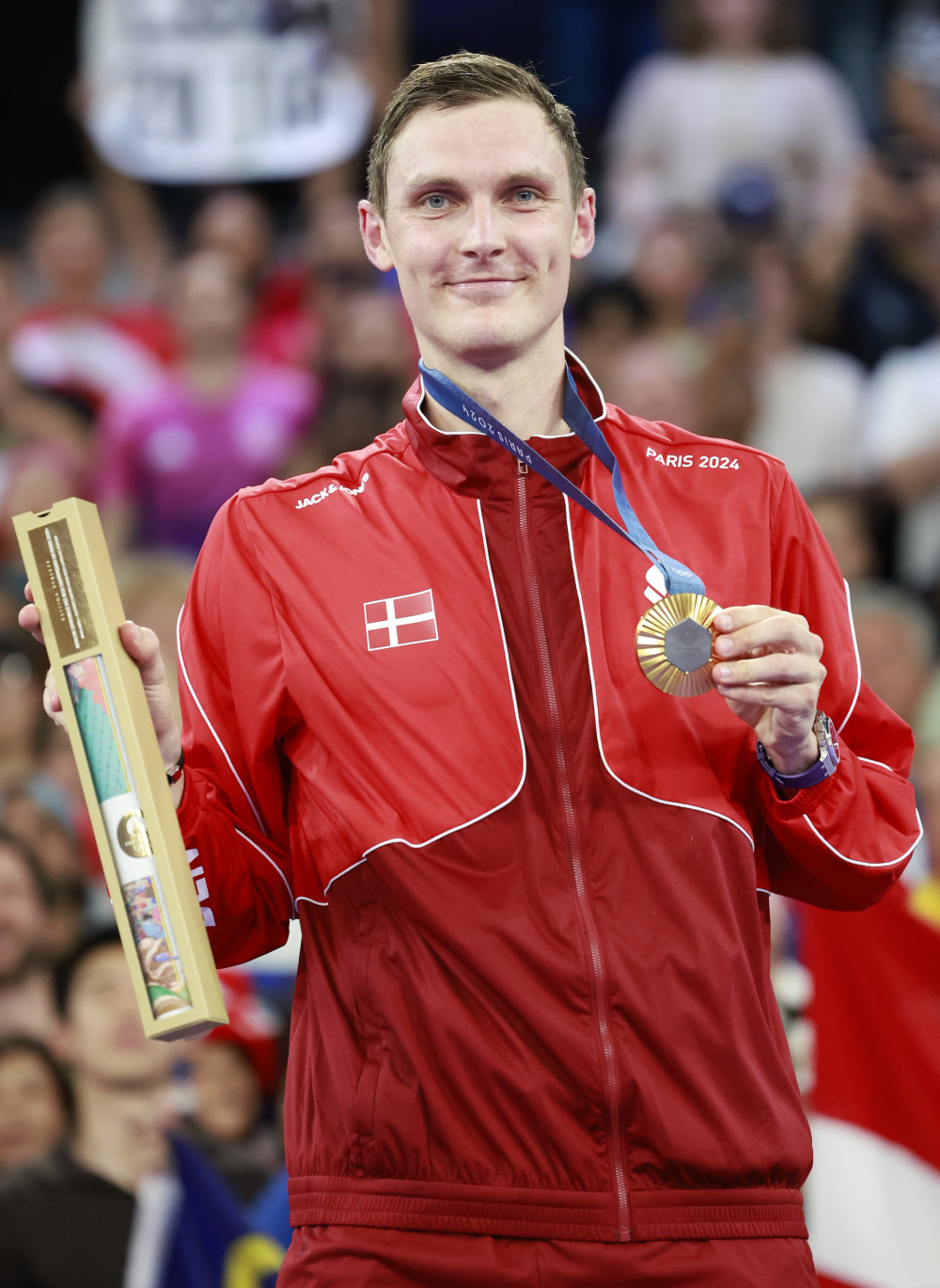 包含丹麦羽毛球队完胜马来西亚羽毛球队，安赛龙惊艳世界的词条