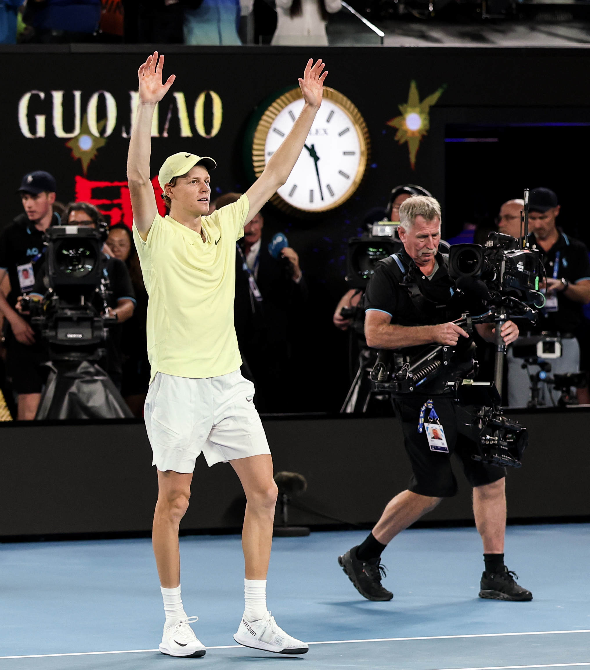 英国网球队完胜澳大利亚网球队，兹维列夫统治全场的简单介绍