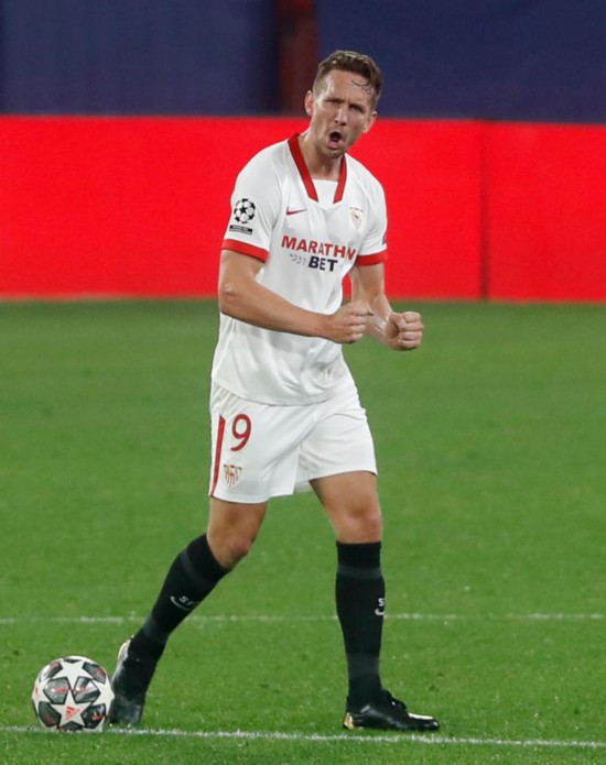 多特客场输塞维利亚，小组提早名为消失的简单介绍