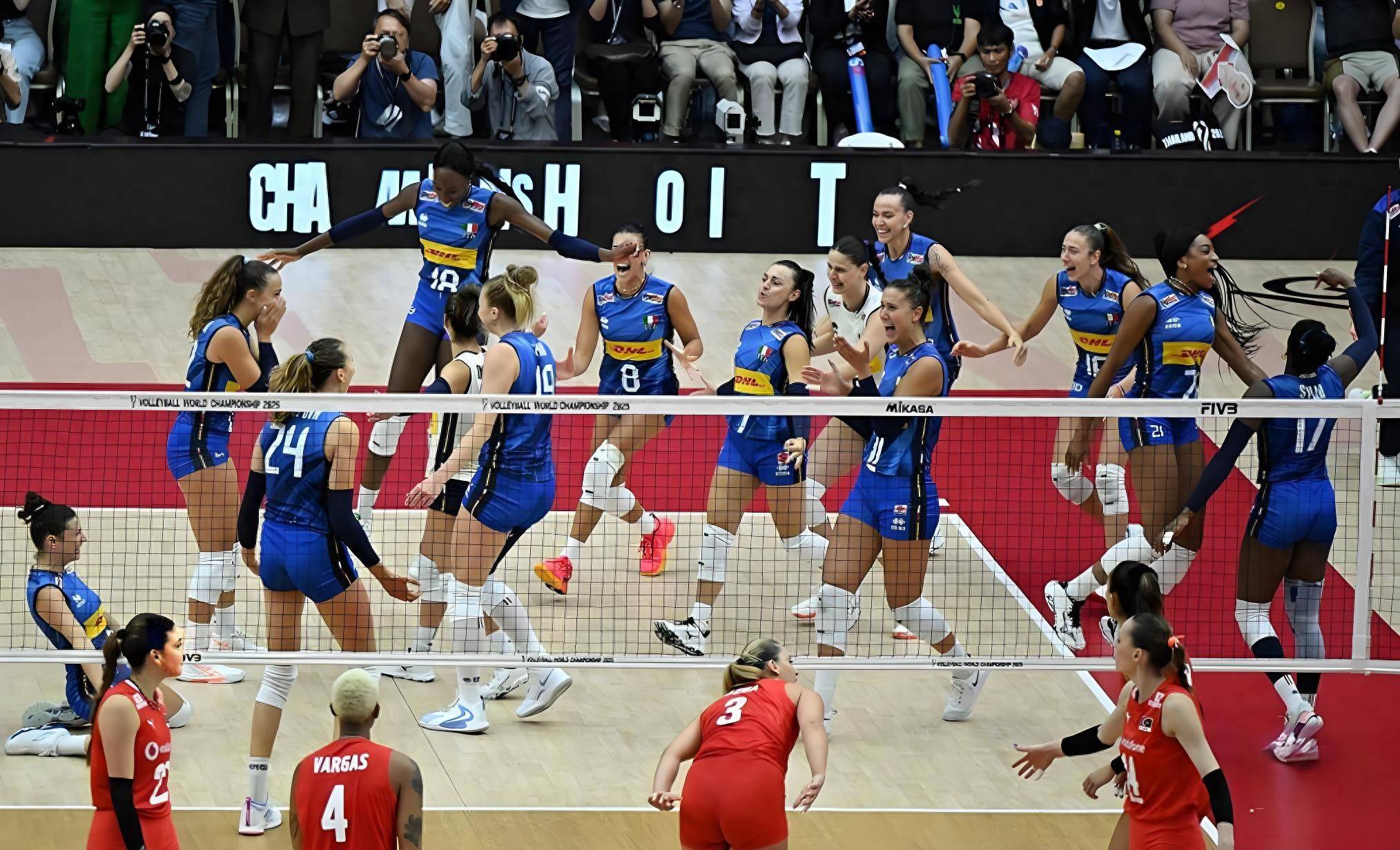 意大利队在巴黎比赛中取得胜利的简单介绍 意大利队在巴黎比赛中取得胜利的简单介绍