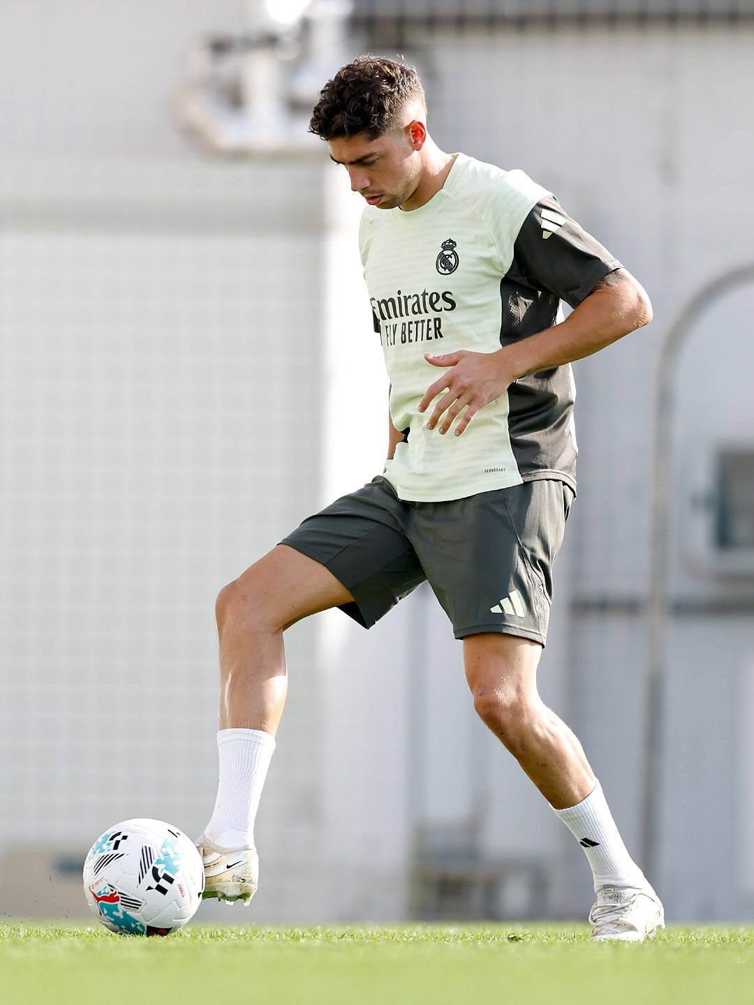 巴尔韦德遇劲旅,巴塞罗那客场胜出 巴尔韦德遇劲旅,巴塞罗那客场胜出