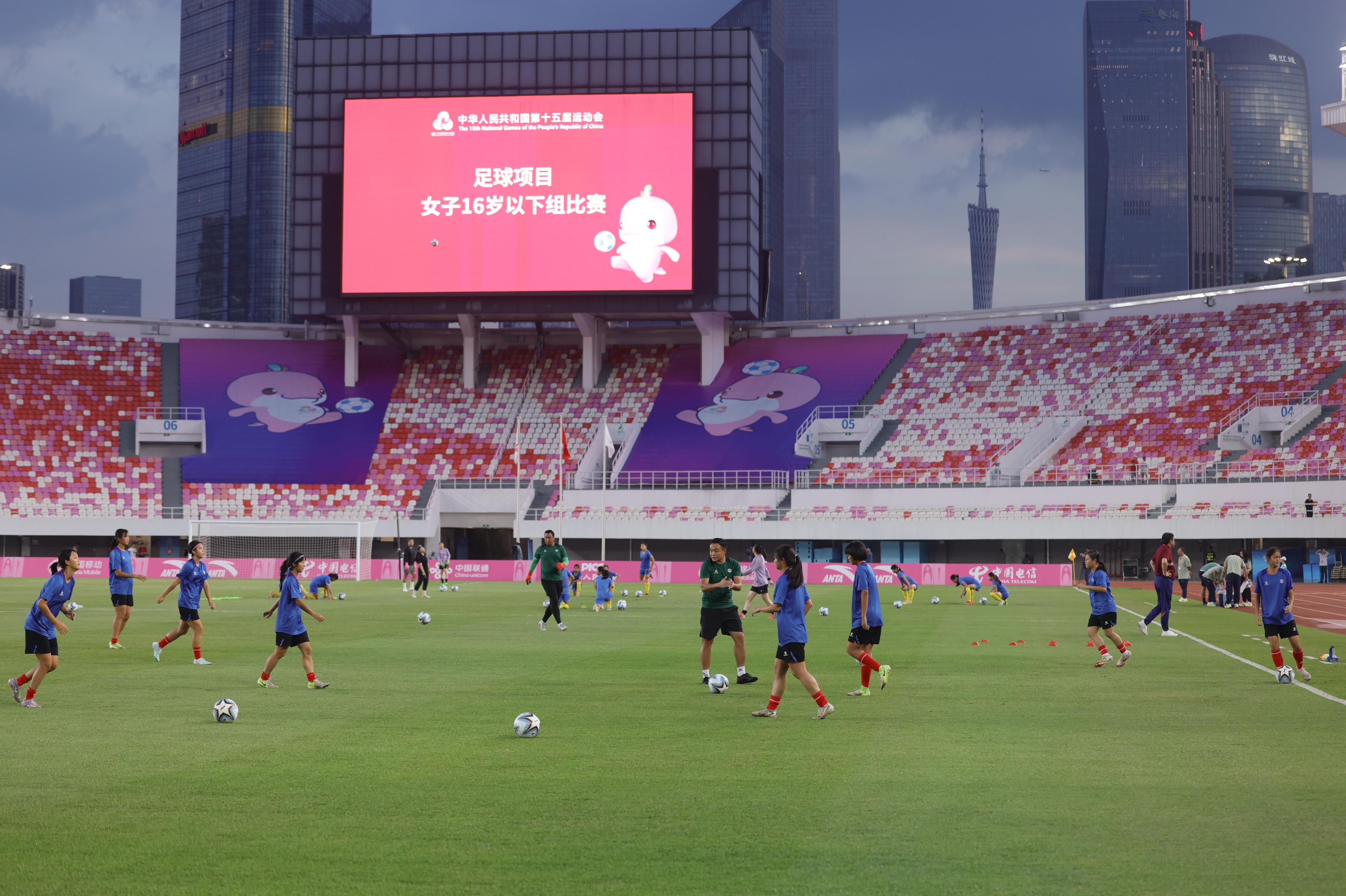 激烈角逐！女足比赛燃烧战火，临场爆发的简单介绍