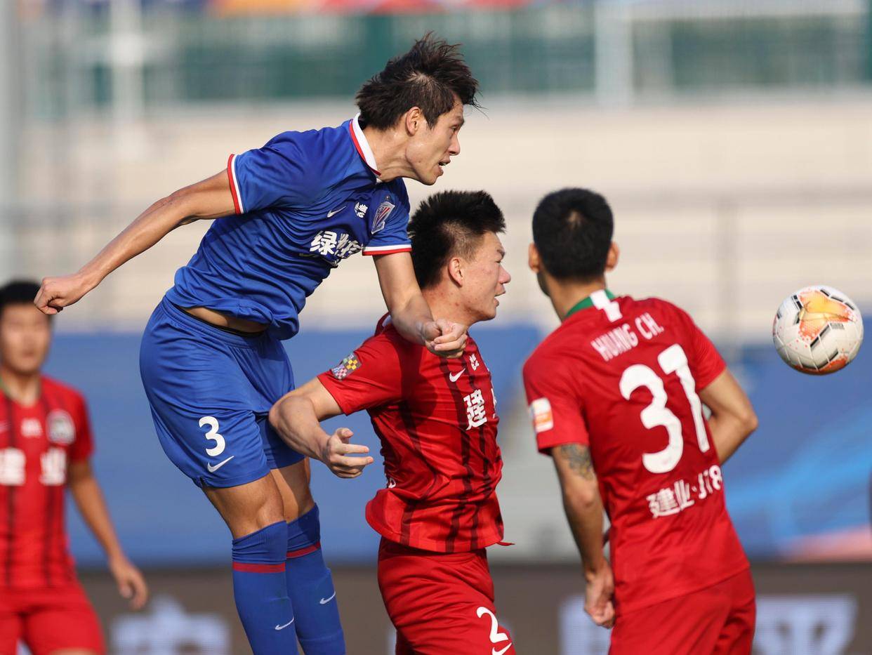 关于实力对决：天津泰达与河南建业交锋的信息