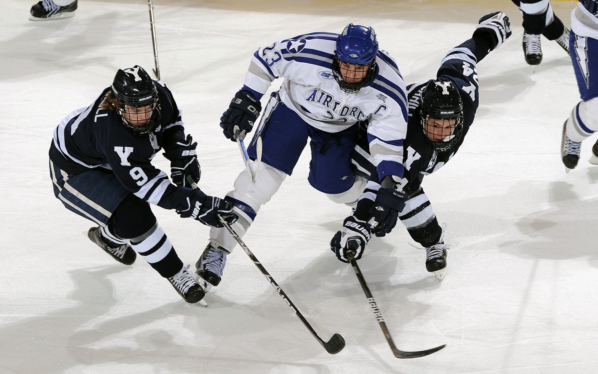 绝境中的德意志战车，巴雷拉导演史诗逆转，芬兰神话戛然而止